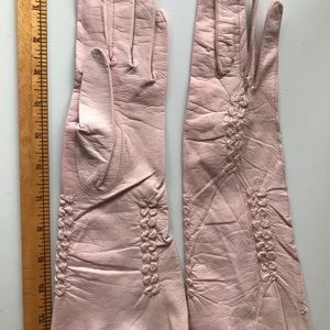 3 pair of true vintage leather gloves. Pink and ivory. Unworn!